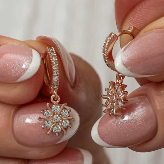 Gümüş Rose Sallantılı Güneş Kadın Küpe Gümüş Rose Sallantılı Güneş Kadın Küpe