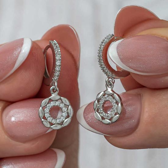 Gümüş Sallantılı Halka Kadın Küpe Gümüş Sallantılı Halka Kadın Küpe