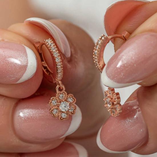 Gümüş Sallantılı Rose Minimal Çiçek Kadın Küpe Gümüş Sallantılı Rose Minimal Çiçek Kadın Küpe