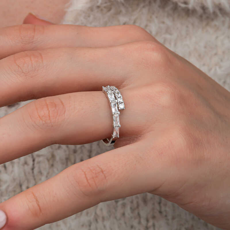 Gümüş Baget Taşlı Yarımtur Kadın Yüzük